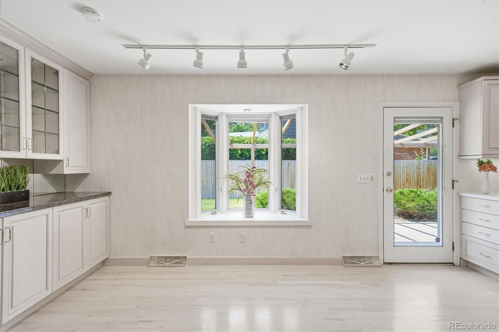 MLS Image #15 for 2182 w briarwood avenue,littleton, Colorado