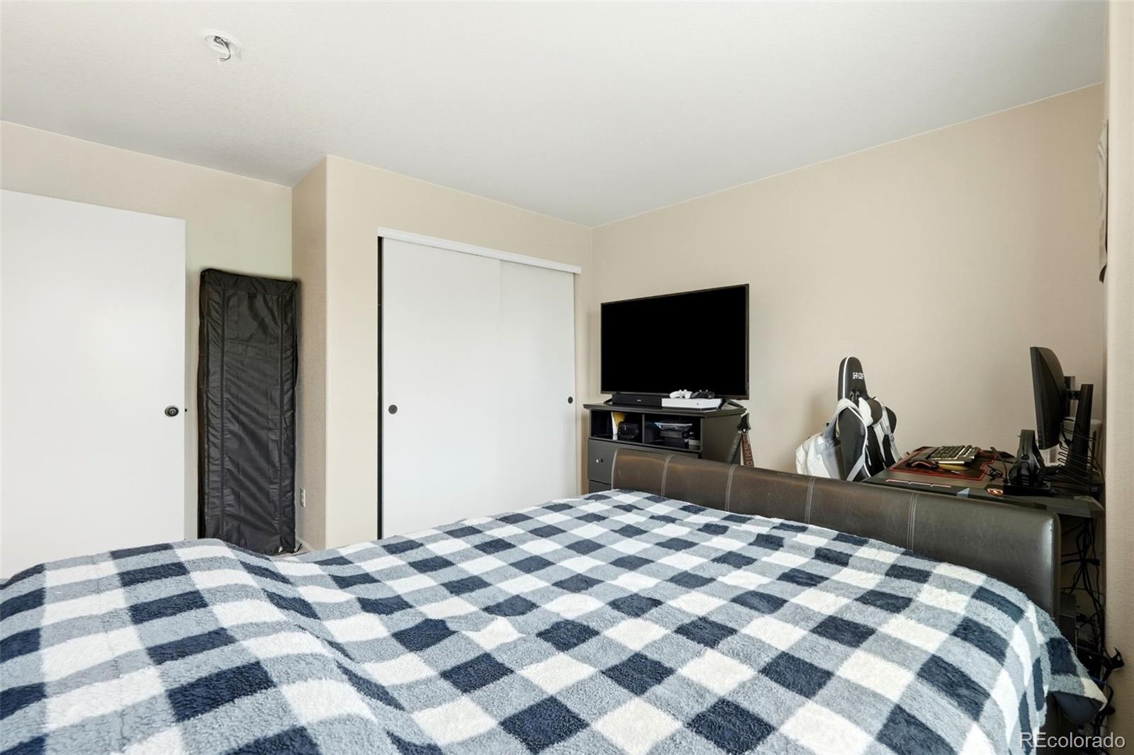 MLS Image #17 for 21611 e 54th place,denver, Colorado