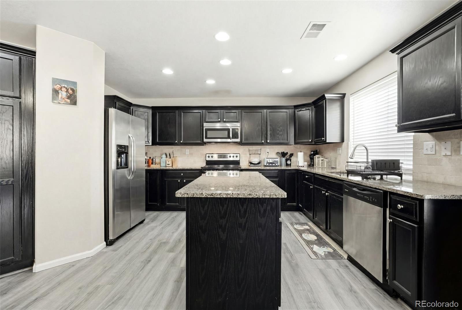 MLS Image #3 for 21611 e 54th place,denver, Colorado