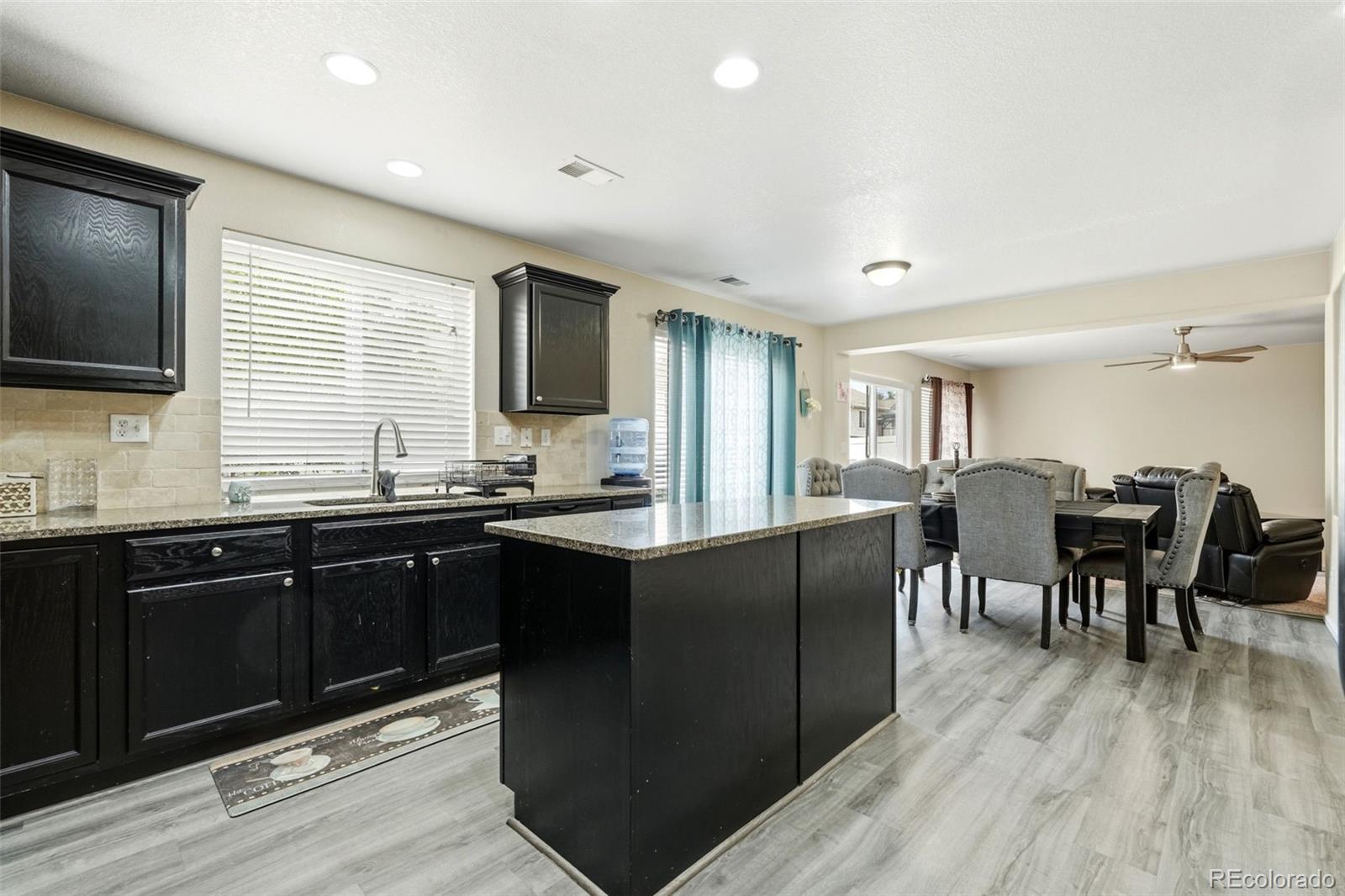 MLS Image #5 for 21611 e 54th place,denver, Colorado