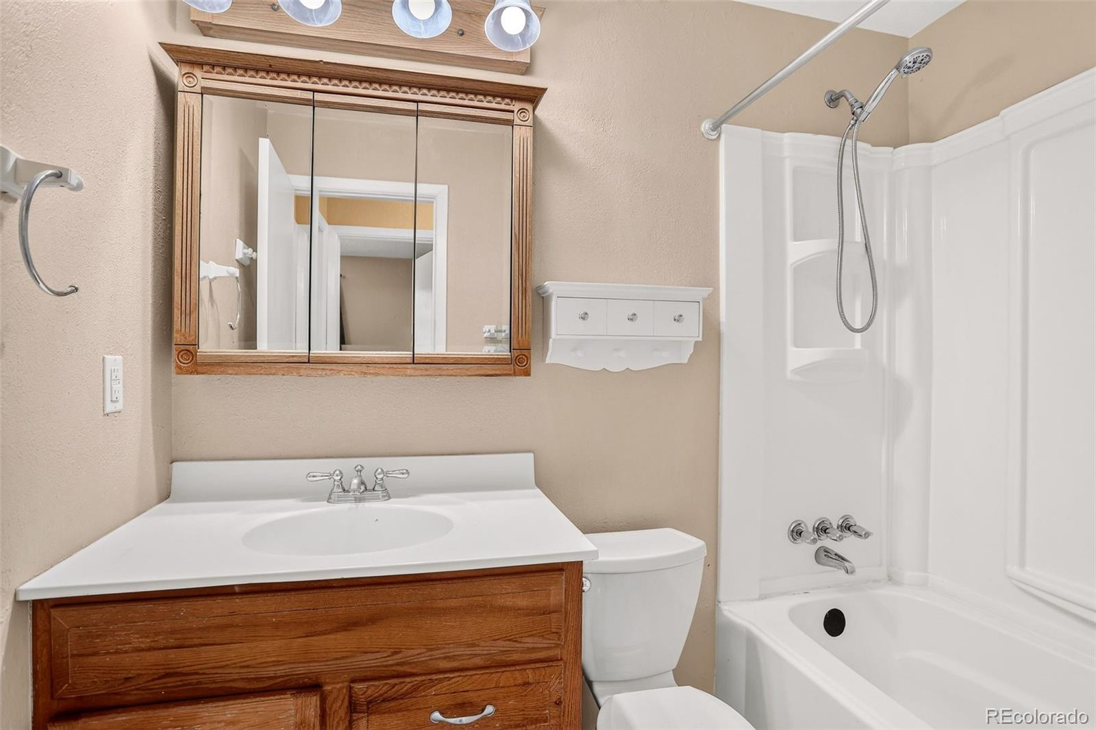 MLS Image #17 for 15488 e bates avenue,aurora, Colorado