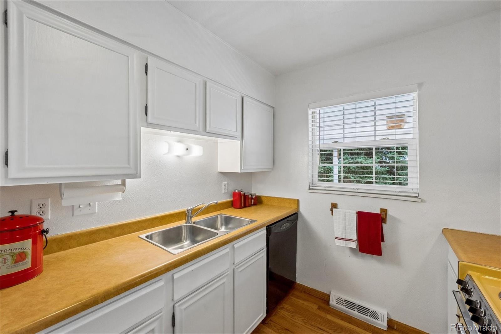 MLS Image #13 for 2596 s pagosa street,aurora, Colorado
