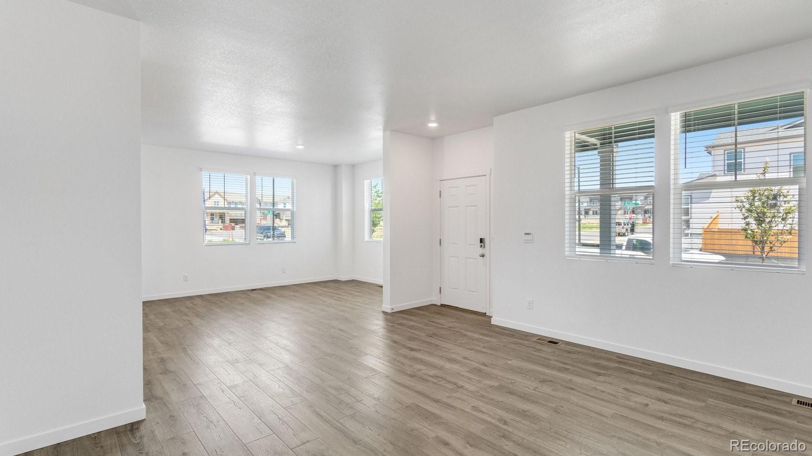 MLS Image #4 for 381 n bersshine street,watkins, Colorado