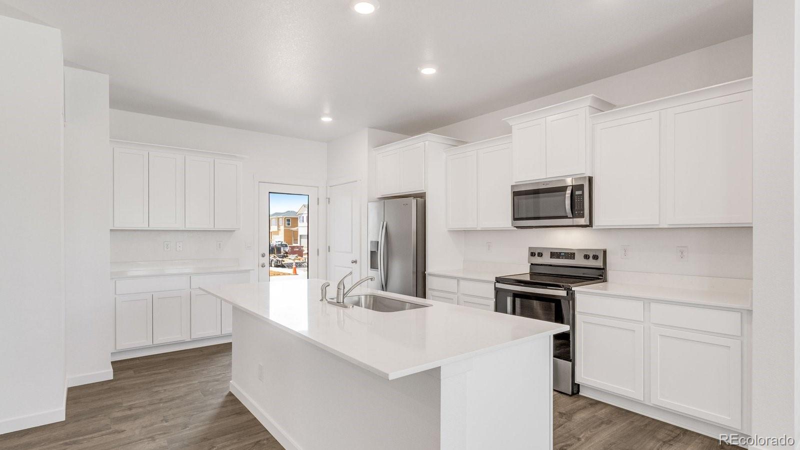 MLS Image #7 for 381 n bersshine street,watkins, Colorado