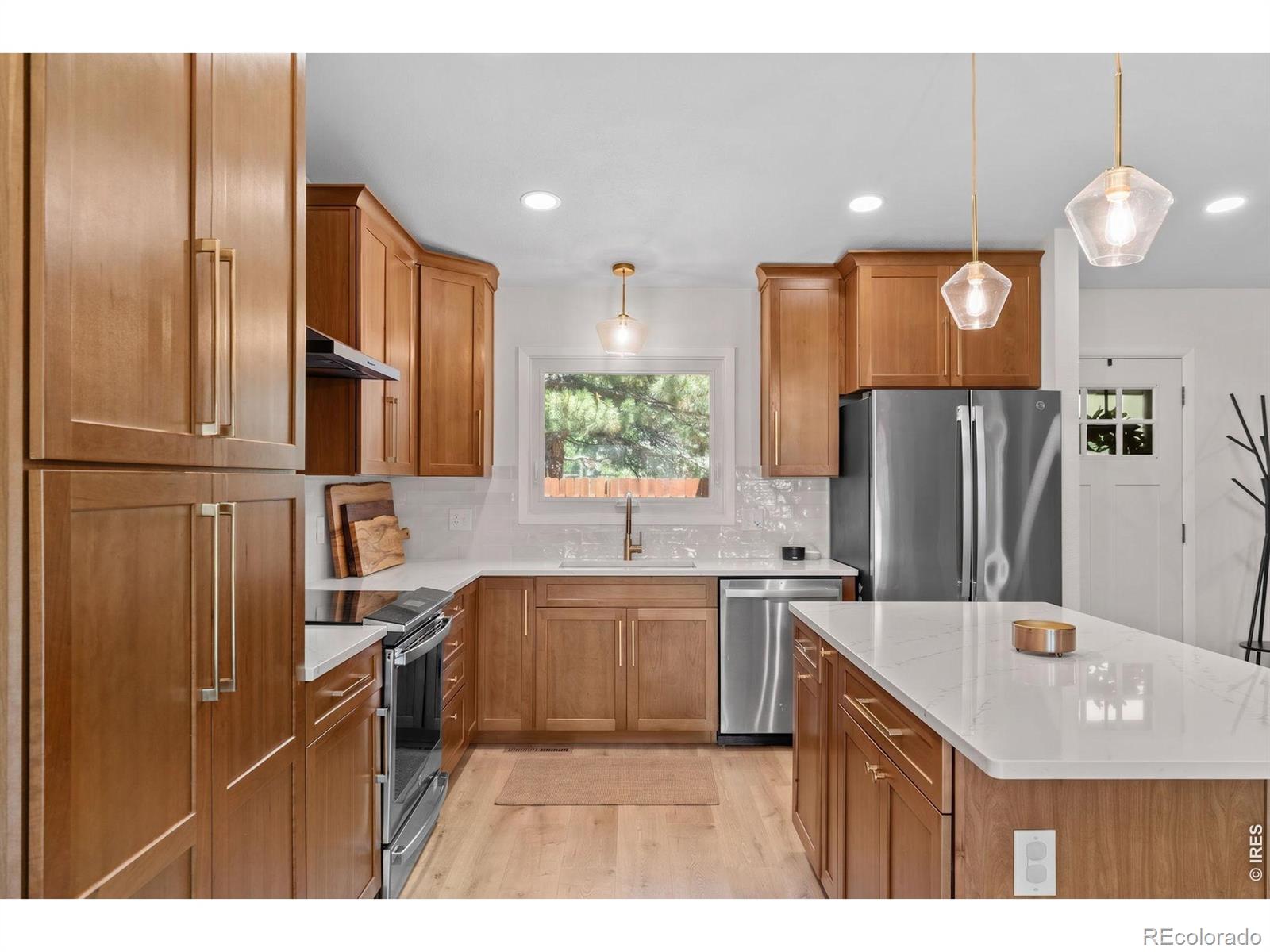 MLS Image #6 for 817  parkview drive,fort collins, Colorado