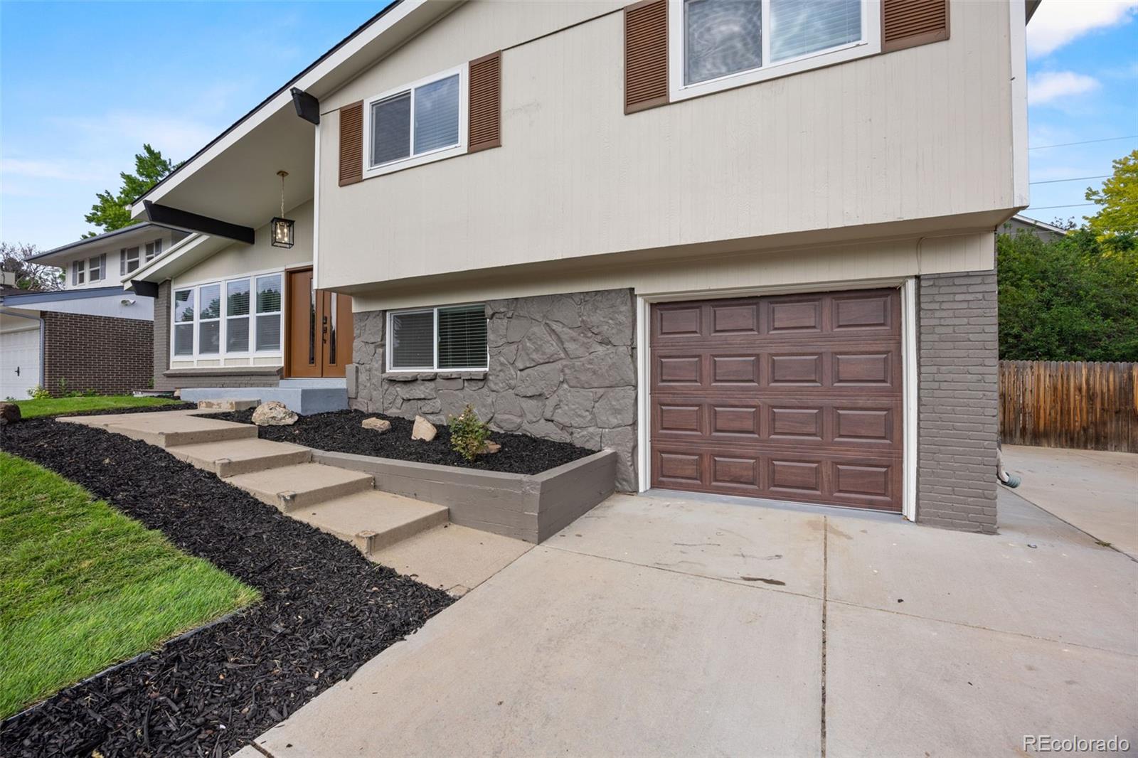 MLS Image #4 for 3021 s valentia street,denver, Colorado