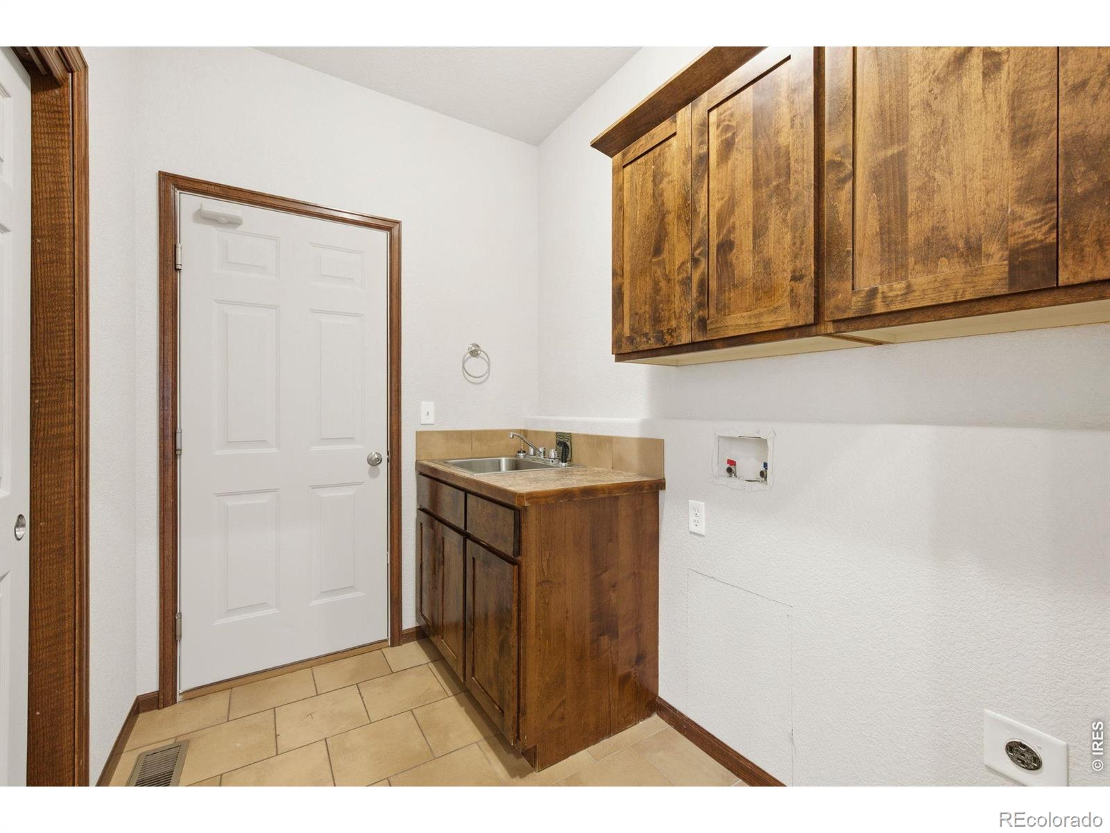 MLS Image #15 for 1925  massachusetts street,loveland, Colorado