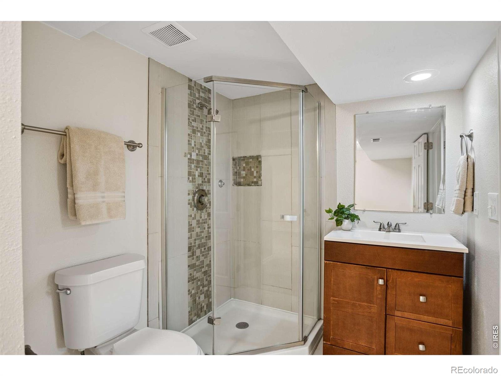 MLS Image #22 for 10537 w 107th avenue,broomfield, Colorado