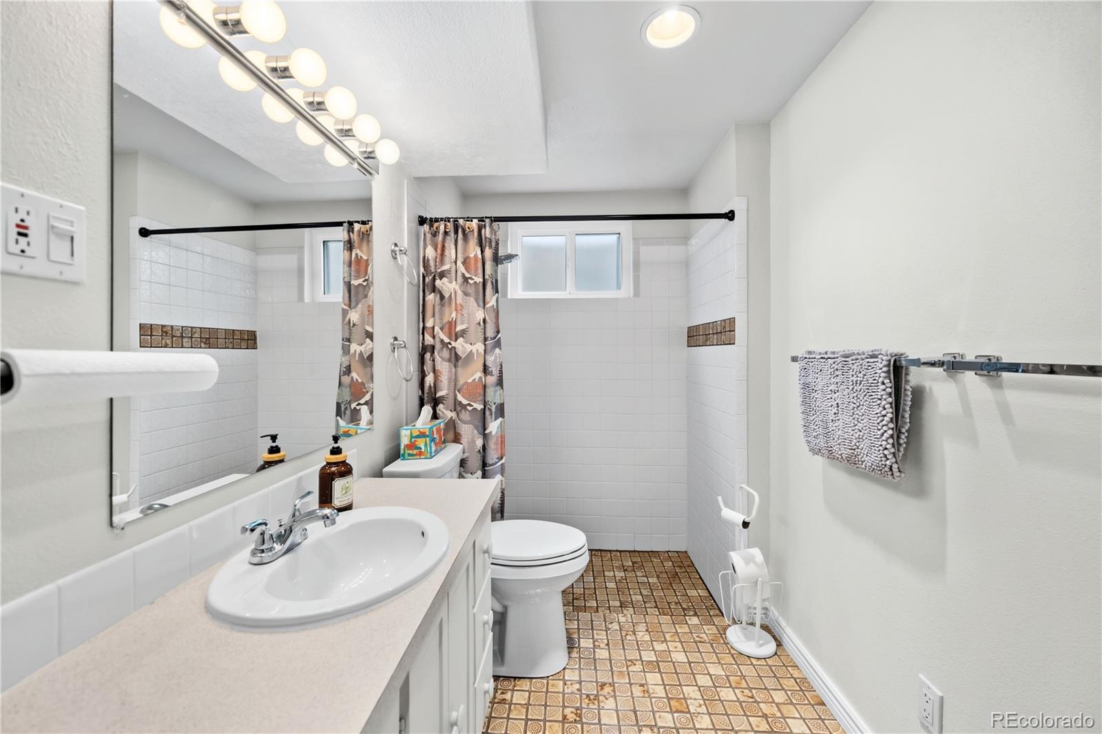 MLS Image #14 for 41  landoe lane,colorado springs, Colorado