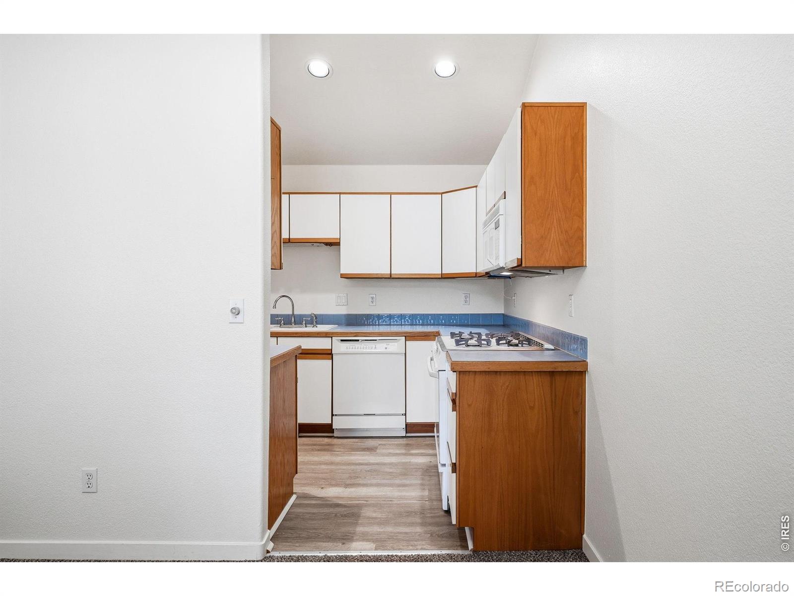 MLS Image #10 for 690  ridgeview drive,louisville, Colorado