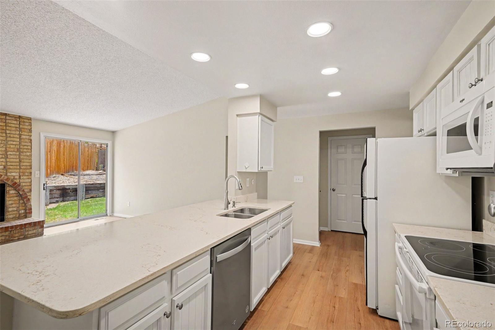 MLS Image #4 for 3638 s bahama street,aurora, Colorado