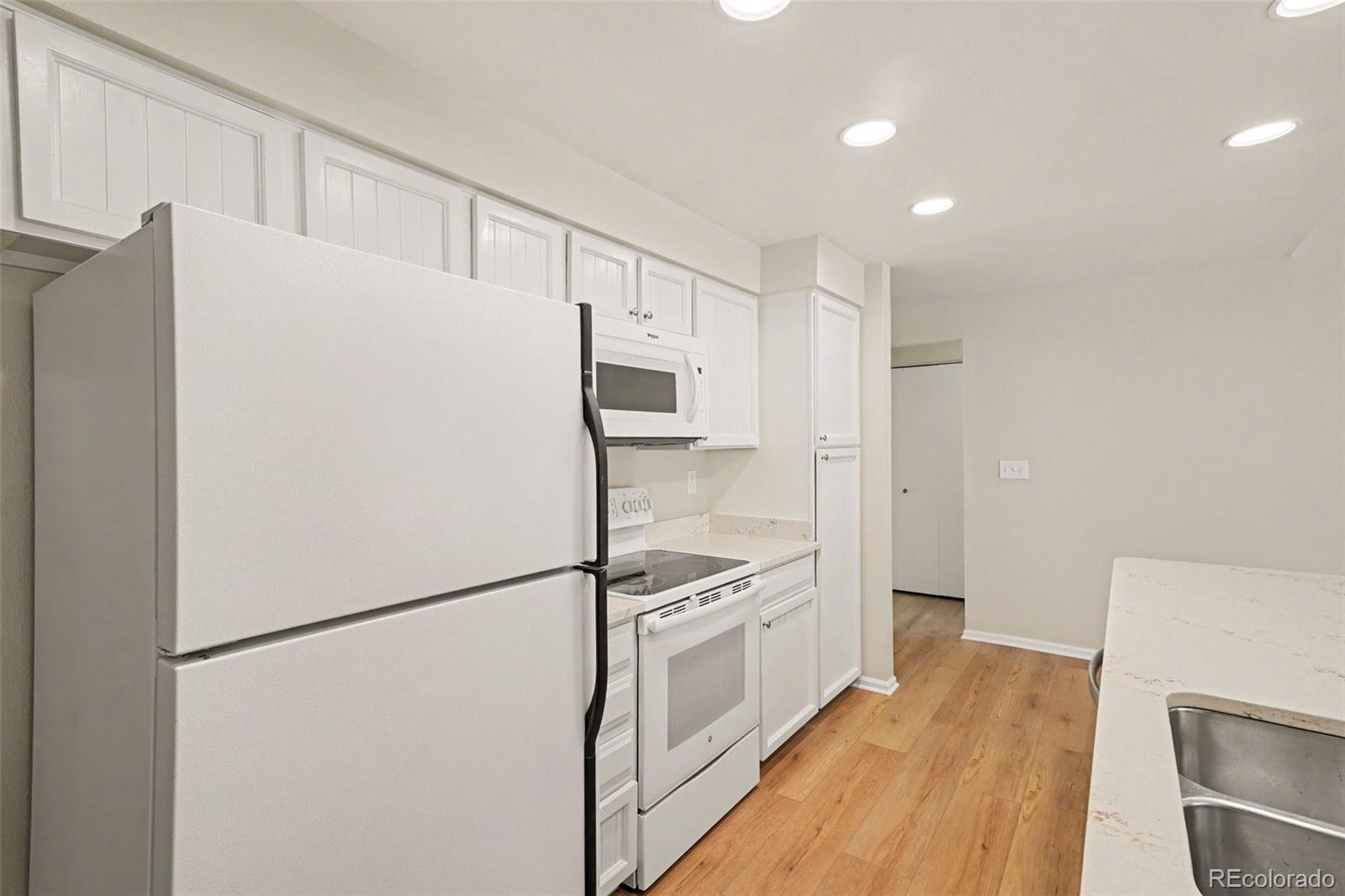 MLS Image #5 for 3638 s bahama street,aurora, Colorado