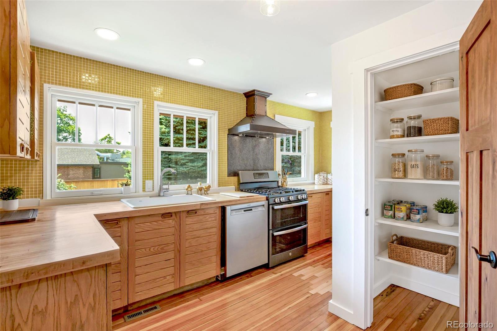 MLS Image #18 for 4745 w hayward place,denver, Colorado