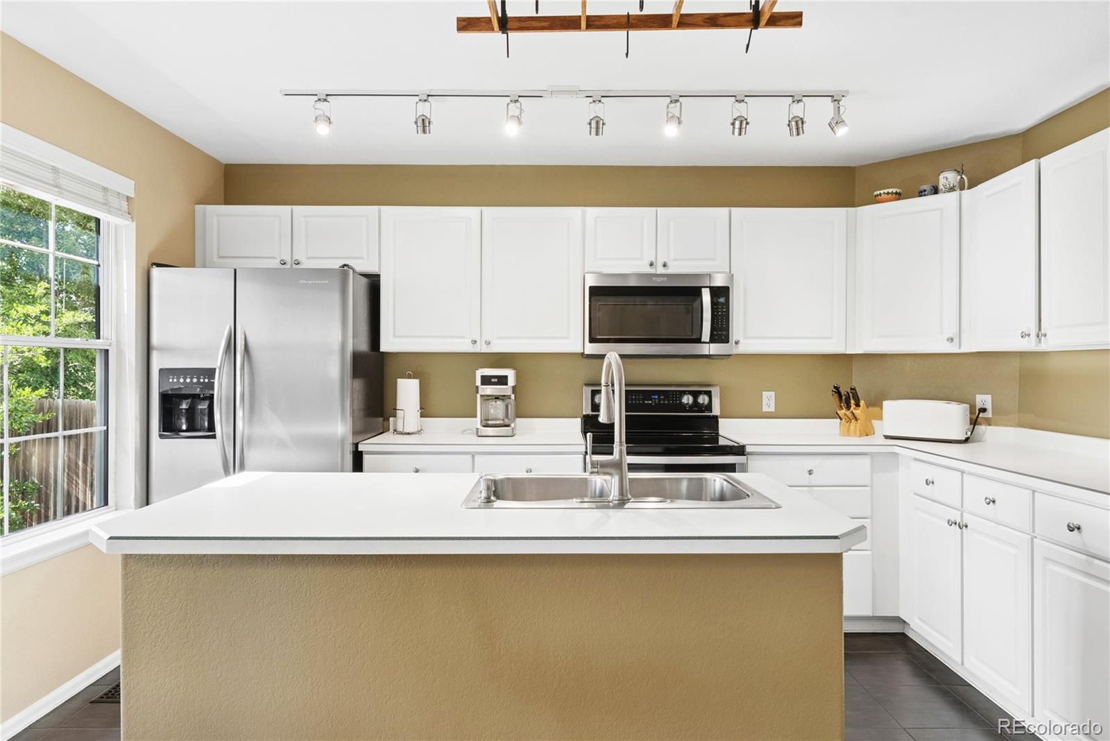 MLS Image #4 for 423  pinewood circle,lafayette, Colorado