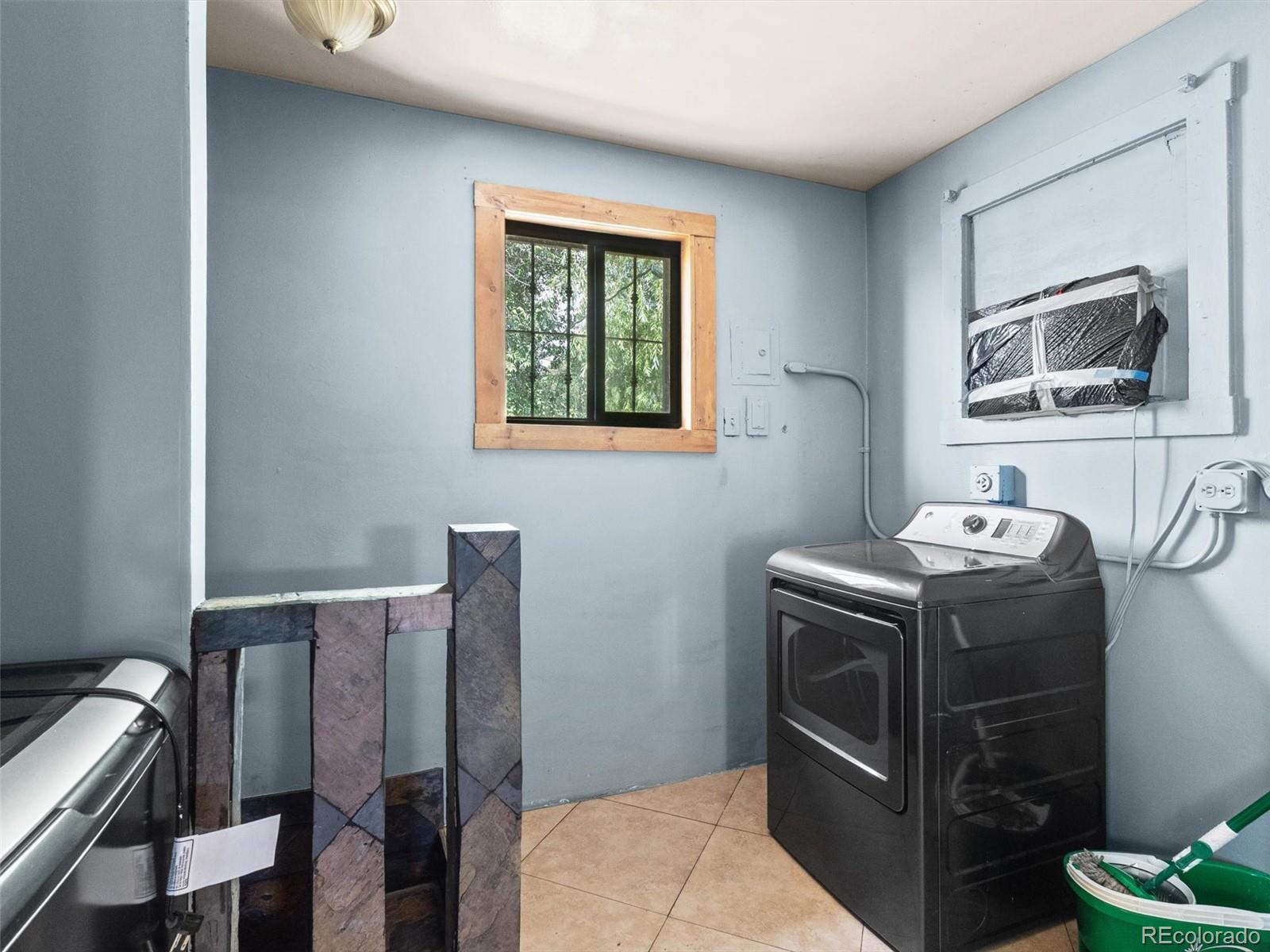 MLS Image #11 for 255  knox court,denver, Colorado