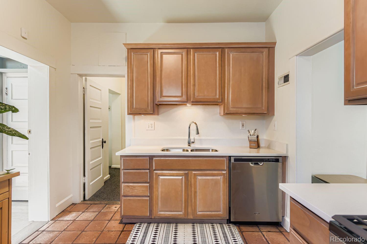 MLS Image #8 for 1321 s sherman street,denver, Colorado