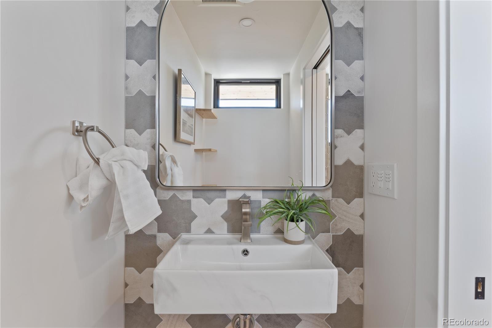 MLS Image #33 for 1473 s pennsylvania street,denver, Colorado
