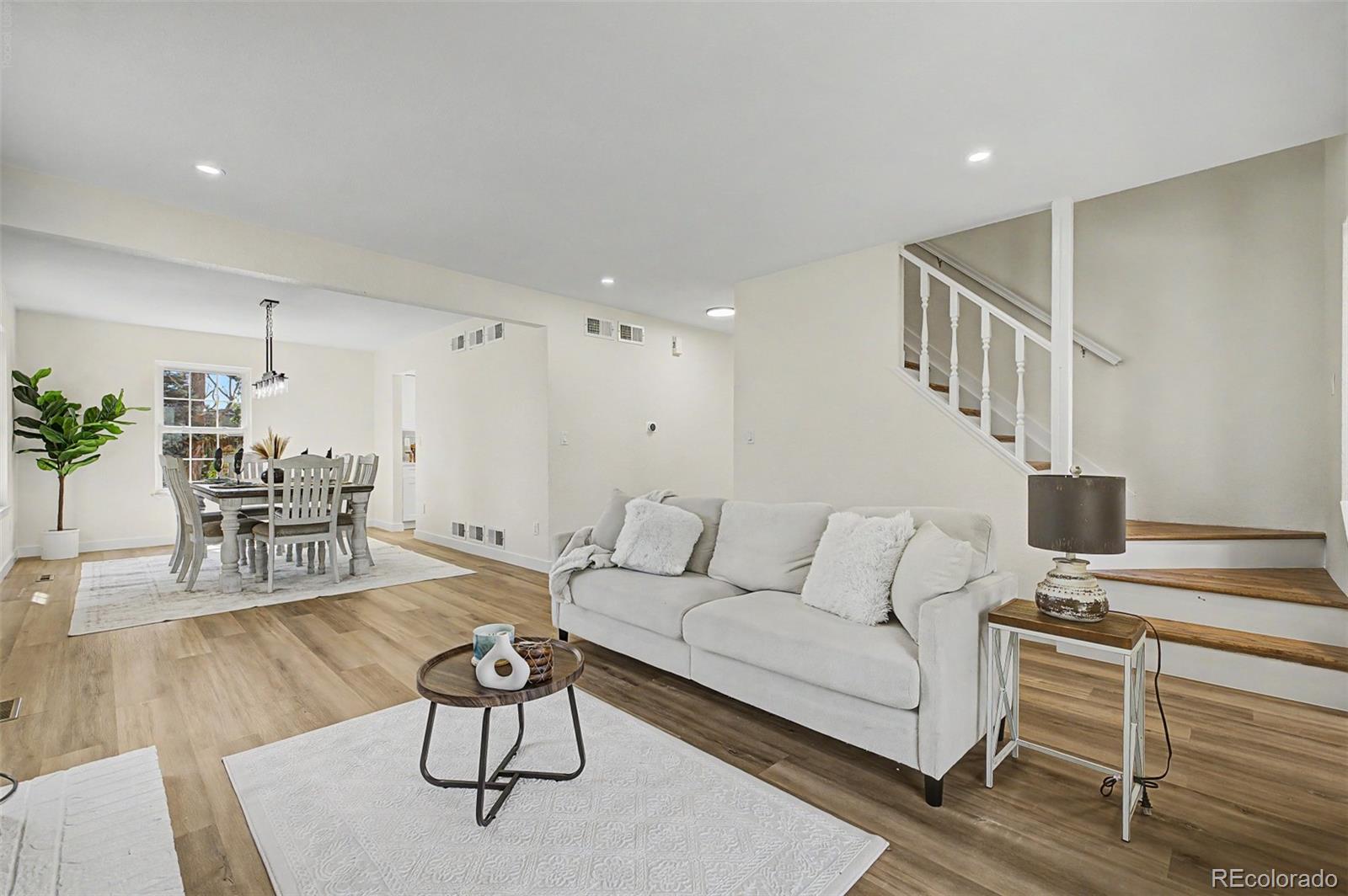 MLS Image #2 for 1421 s chambers circle,aurora, Colorado