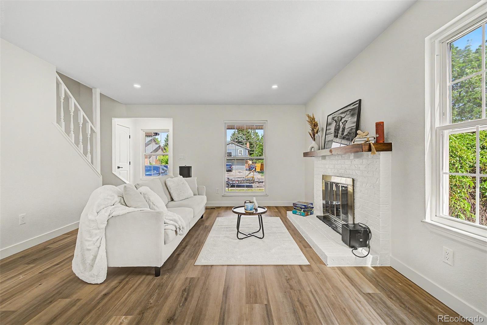 MLS Image #5 for 1421 s chambers circle,aurora, Colorado