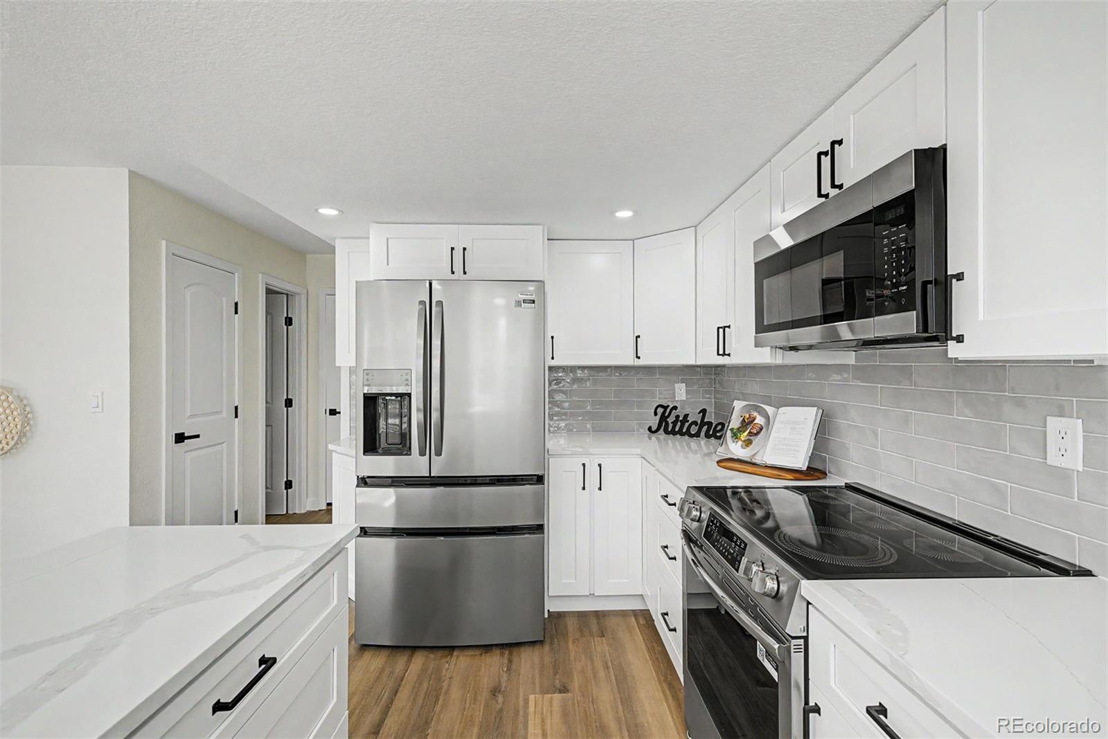 MLS Image #8 for 1421 s chambers circle,aurora, Colorado