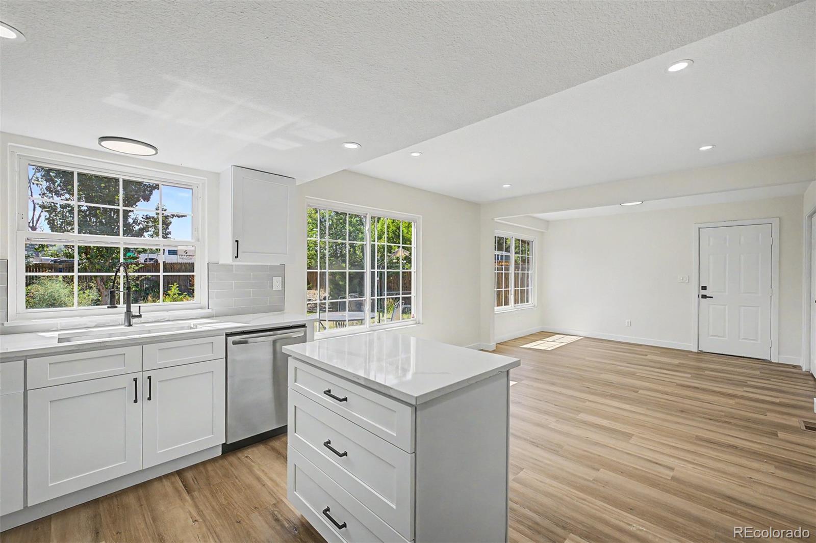 MLS Image #9 for 1421 s chambers circle,aurora, Colorado