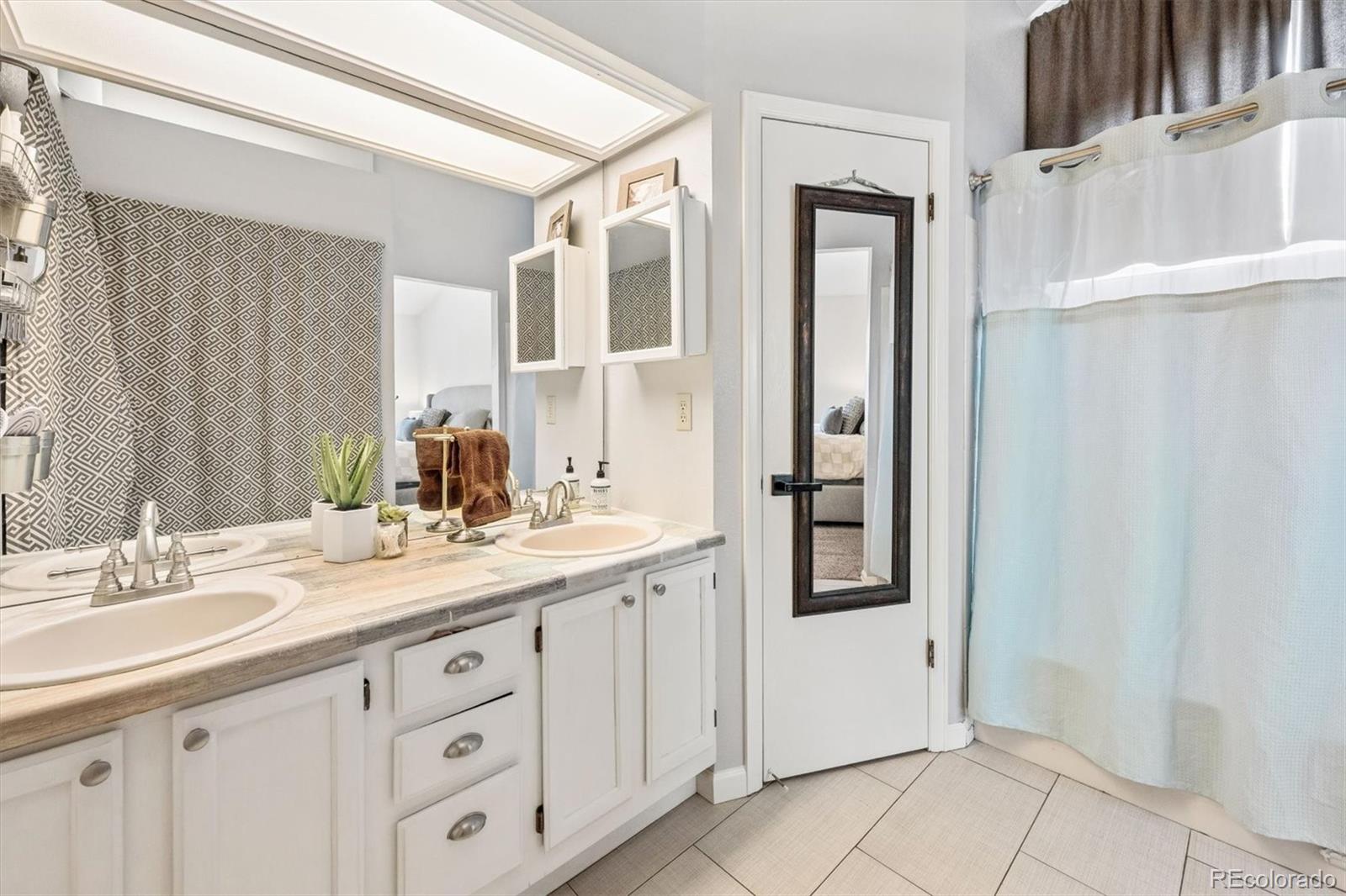 MLS Image #9 for 14405 w yale place,lakewood, Colorado