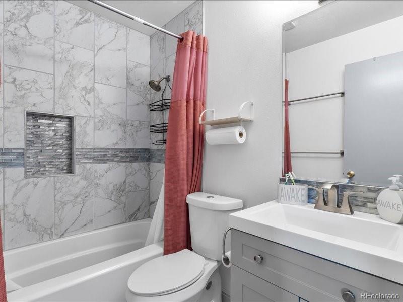 MLS Image #15 for 1800 s monaco street parkway,denver, Colorado