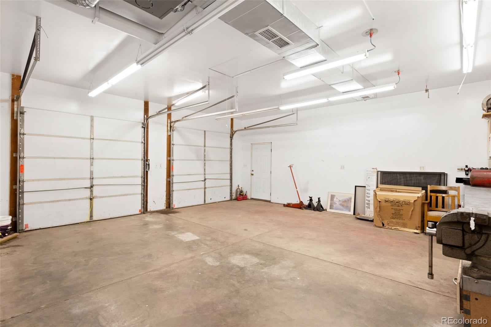 MLS Image #36 for 1370  newport street,denver, Colorado