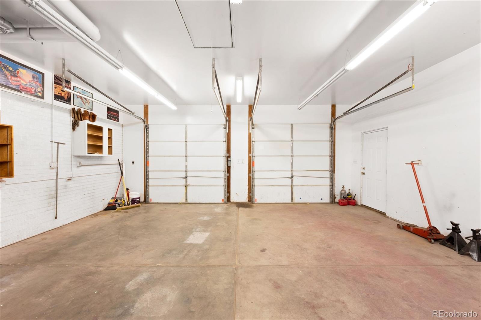 MLS Image #7 for 1370  newport street,denver, Colorado