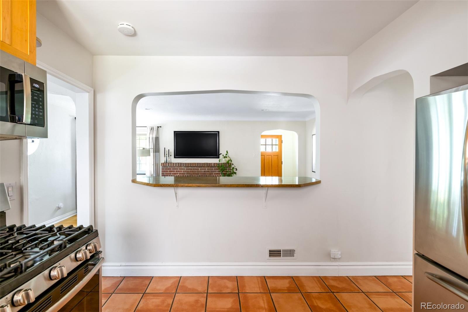 MLS Image #10 for 2560  locust street,denver, Colorado