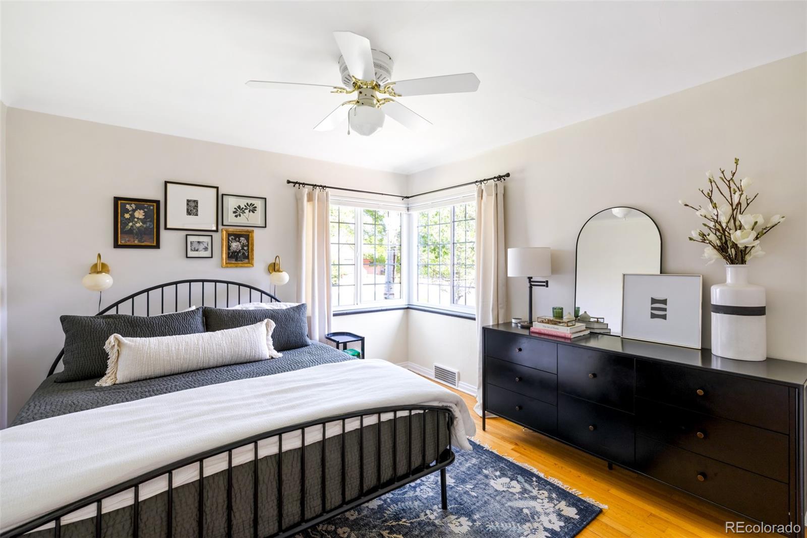 MLS Image #11 for 2560  locust street,denver, Colorado