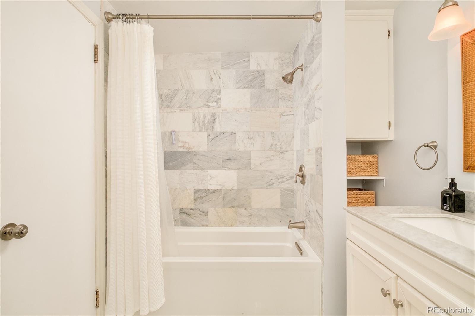 MLS Image #19 for 716  krameria street,denver, Colorado