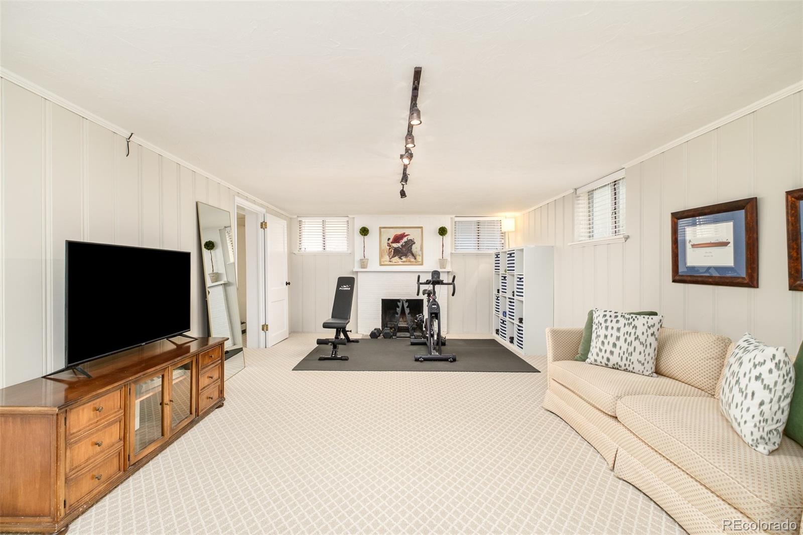 MLS Image #23 for 716  krameria street,denver, Colorado