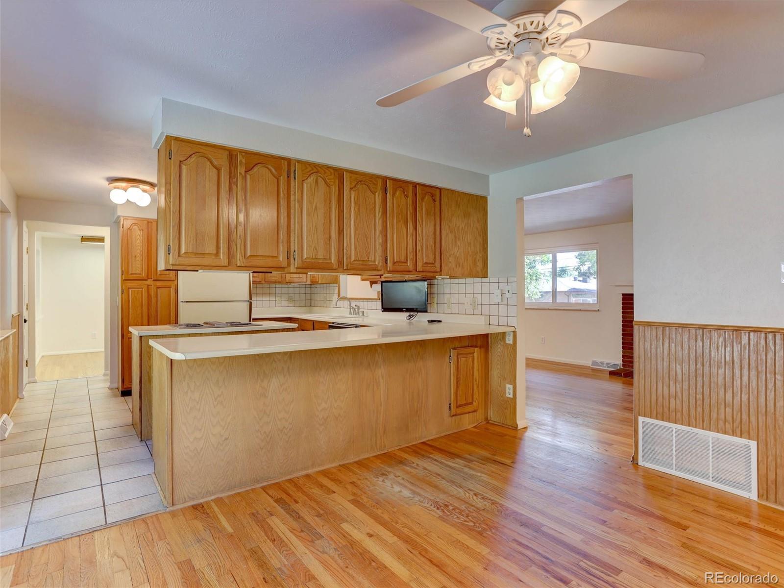 MLS Image #5 for 5677 s king street,littleton, Colorado