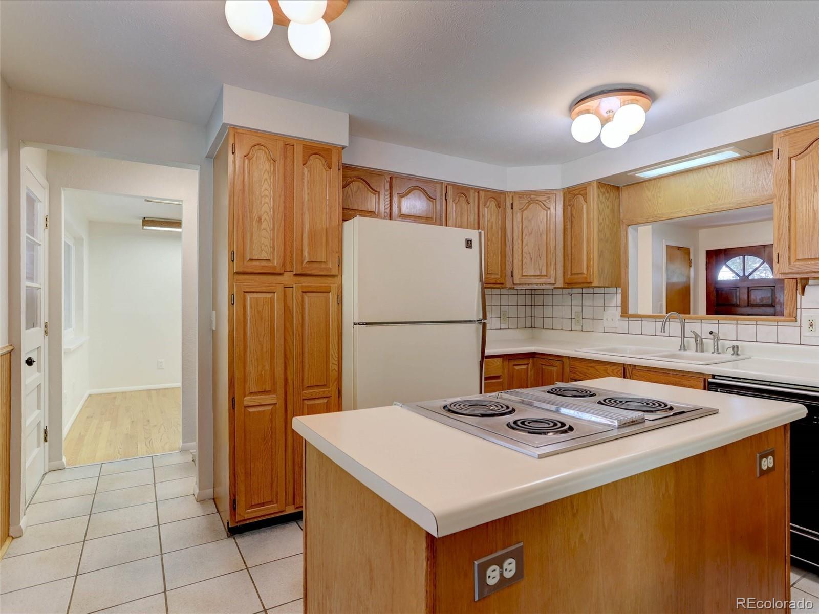 MLS Image #6 for 5677 s king street,littleton, Colorado