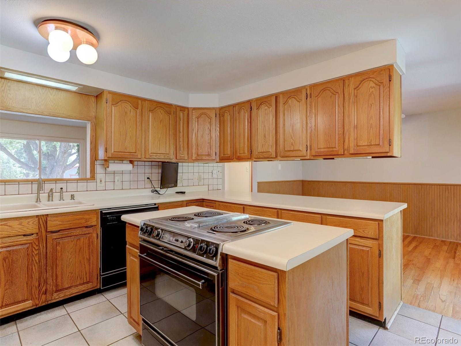 MLS Image #7 for 5677 s king street,littleton, Colorado
