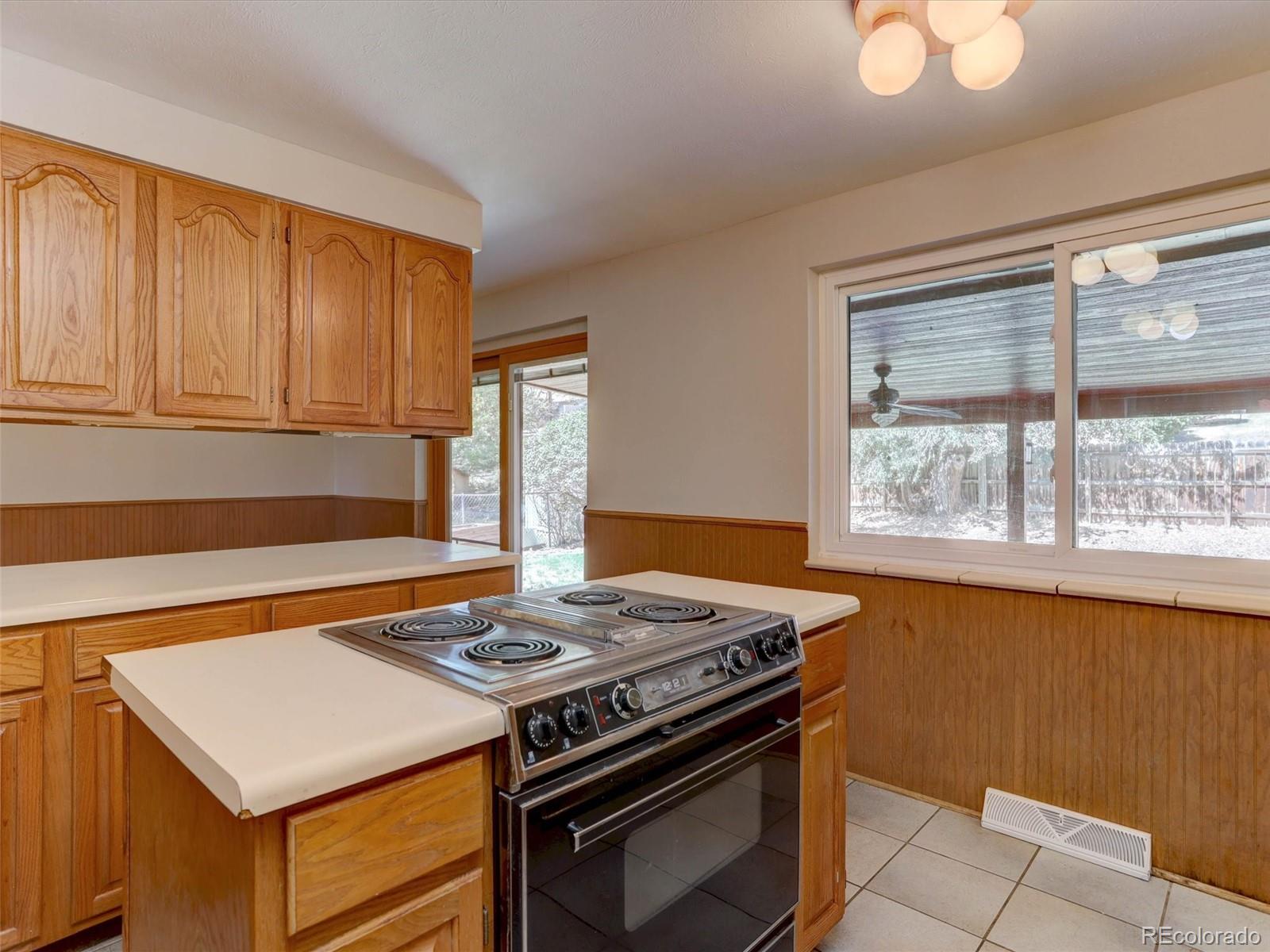 MLS Image #8 for 5677 s king street,littleton, Colorado