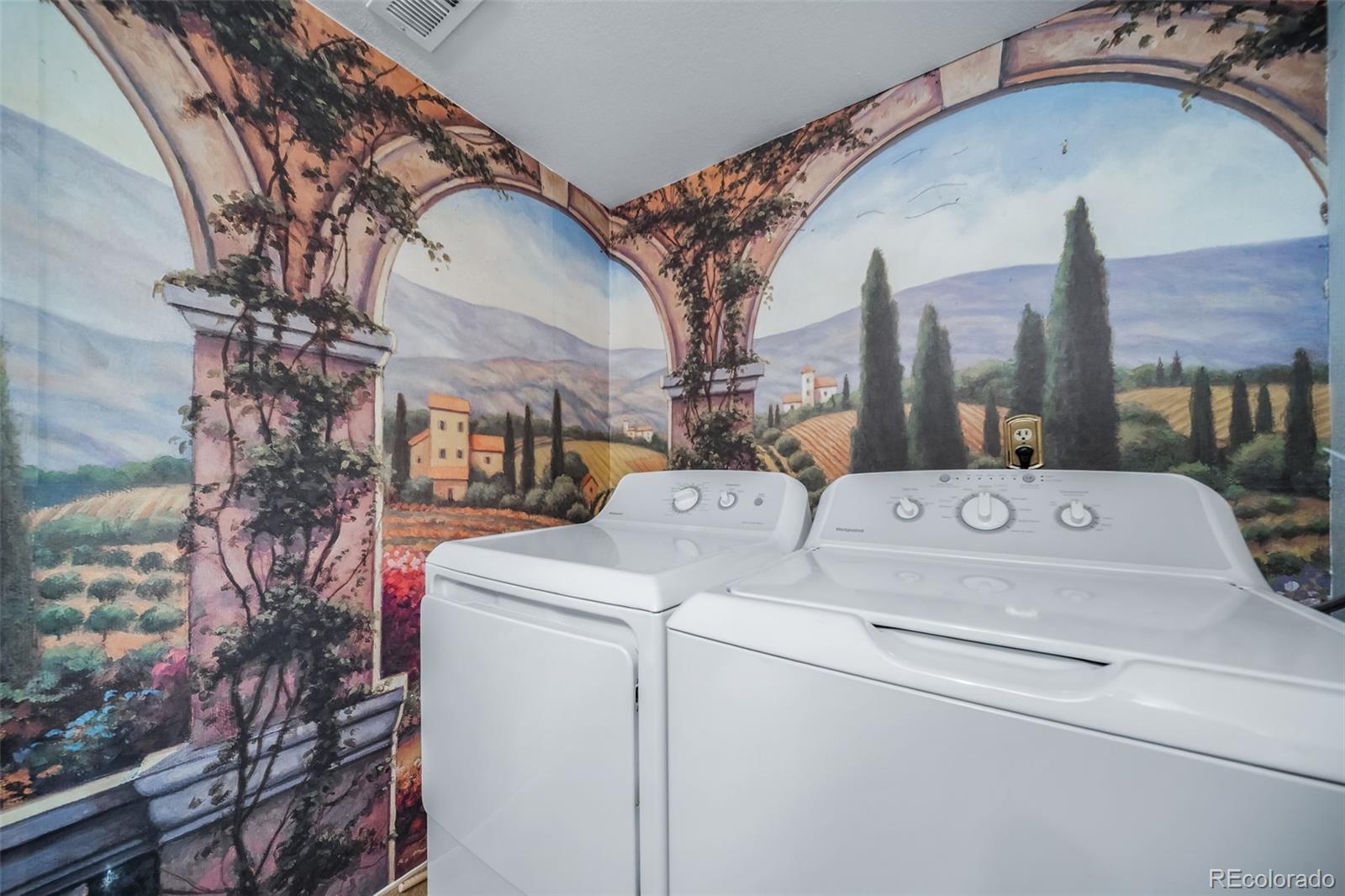 MLS Image #23 for 20460 e 45th avenue,denver, Colorado