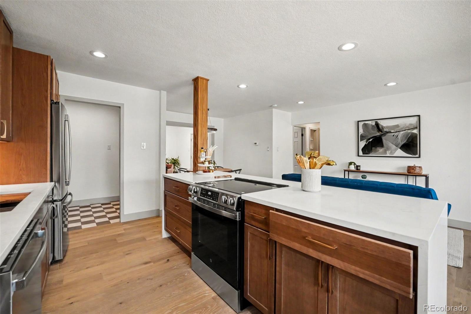 MLS Image #4 for 4770 e amherst avenue,denver, Colorado