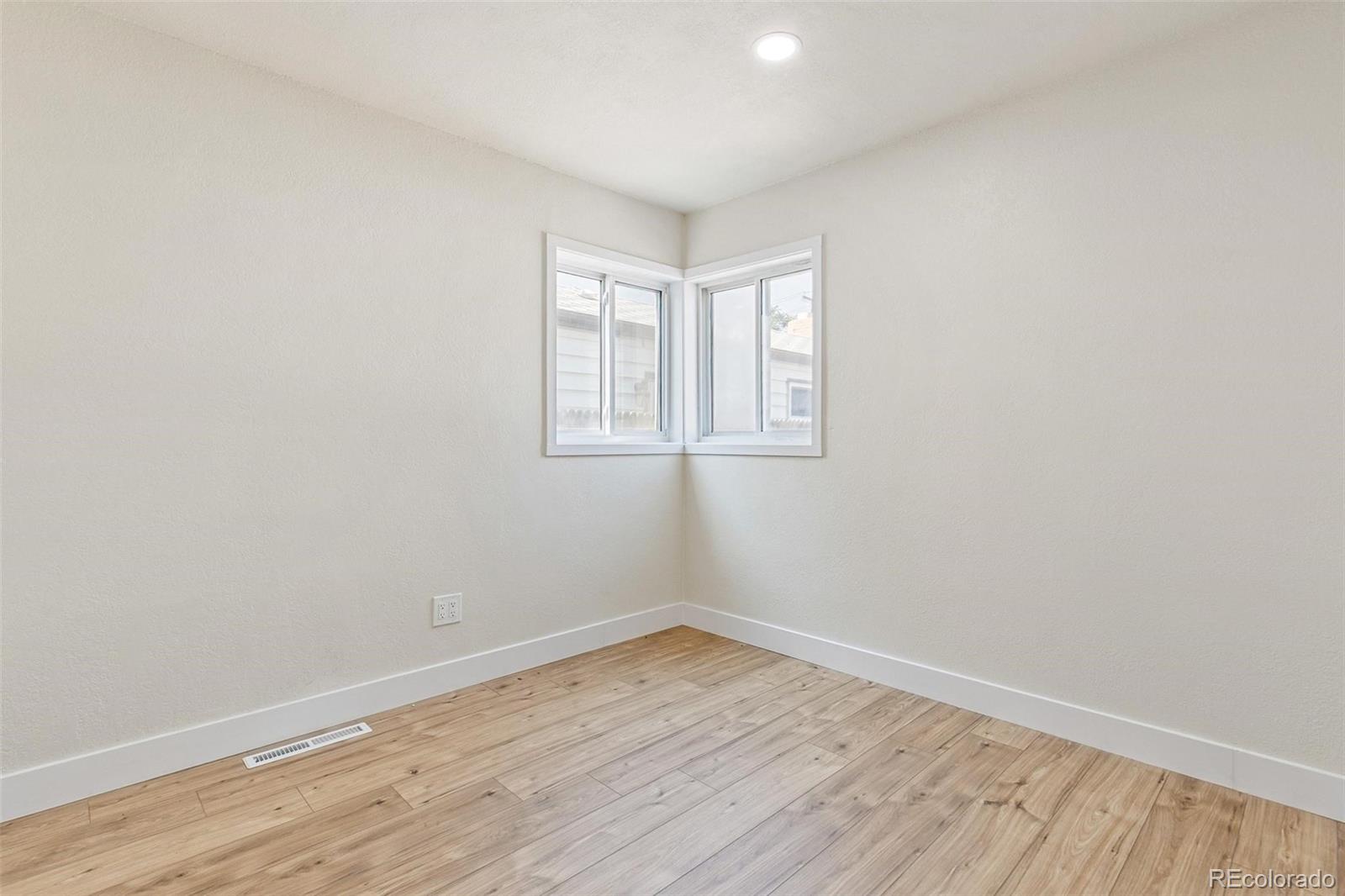 MLS Image #10 for 1657  macon street,aurora, Colorado