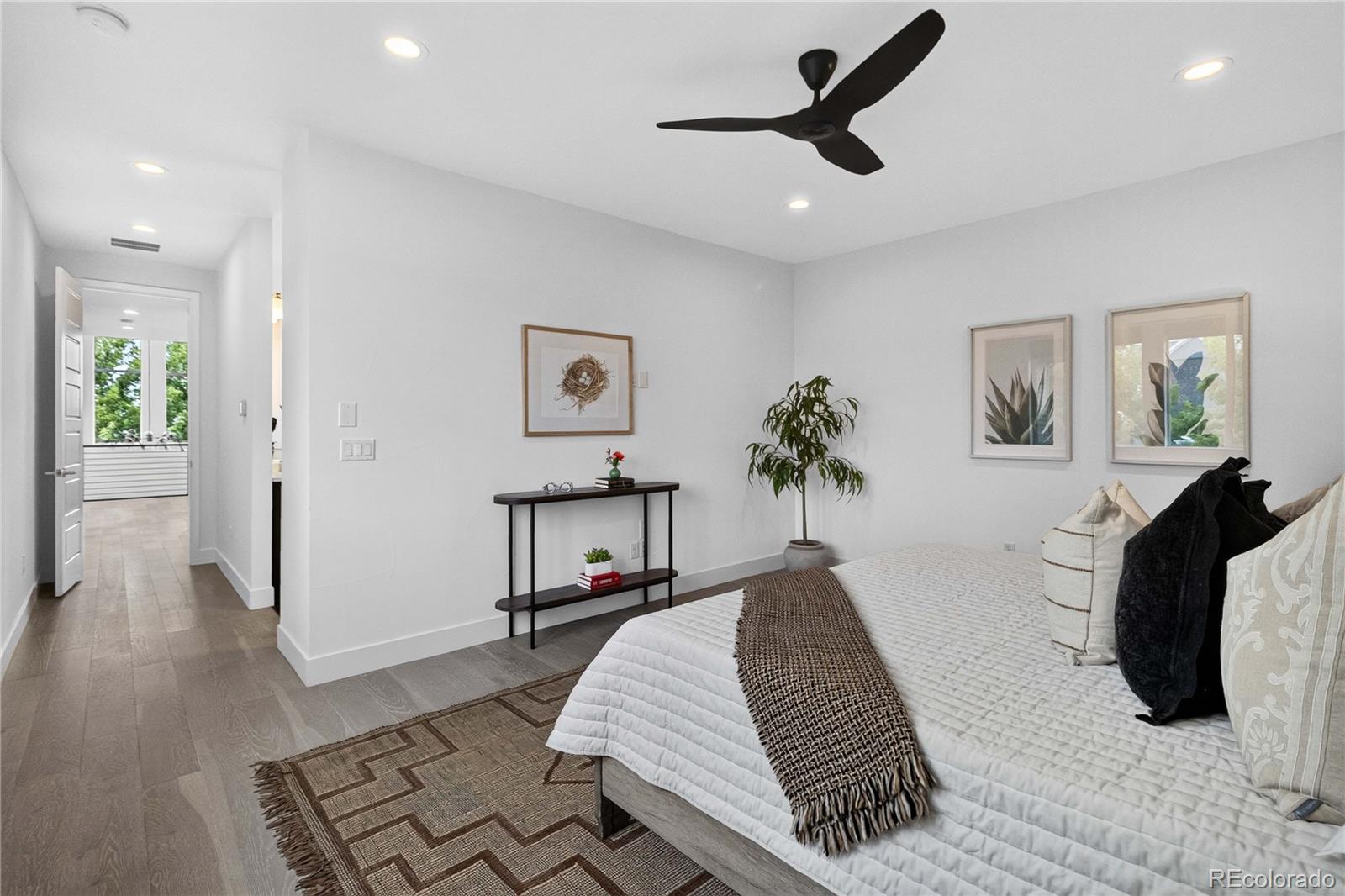 MLS Image #16 for 8204 e 51st avenue,denver, Colorado