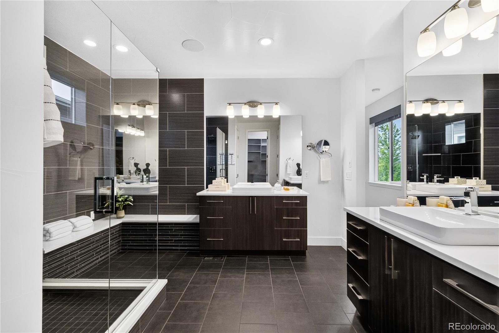 MLS Image #17 for 8204 e 51st avenue,denver, Colorado