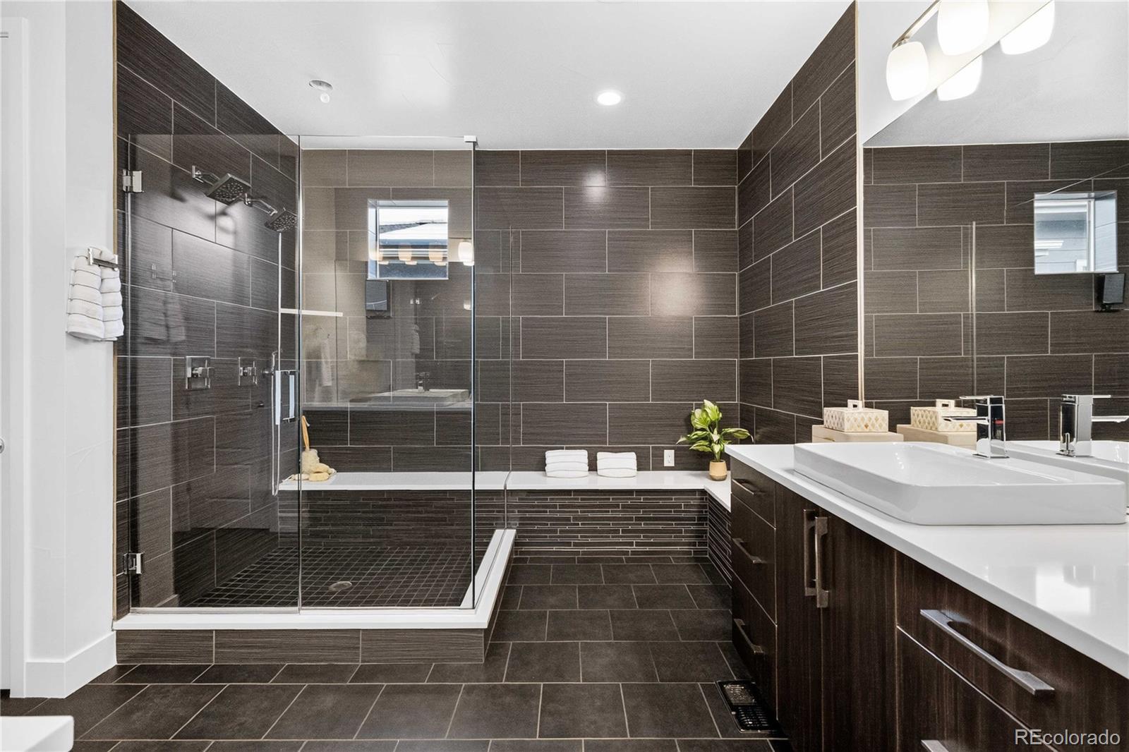 MLS Image #18 for 8204 e 51st avenue,denver, Colorado