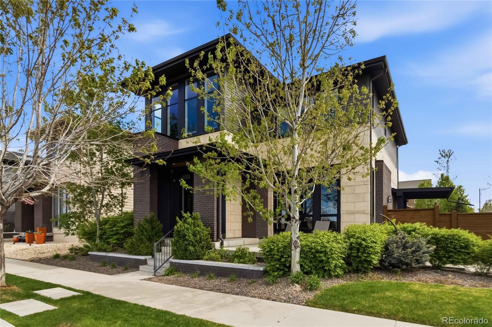 MLS Image #8 for 8204 e 51st avenue,denver, Colorado