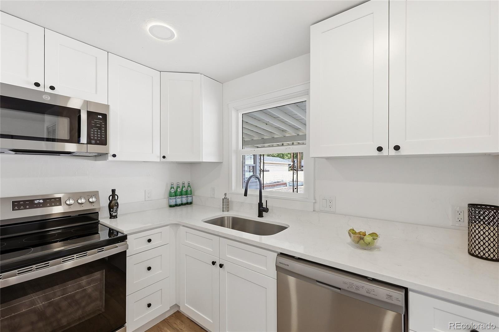 MLS Image #11 for 1143  longwood avenue,pueblo, Colorado