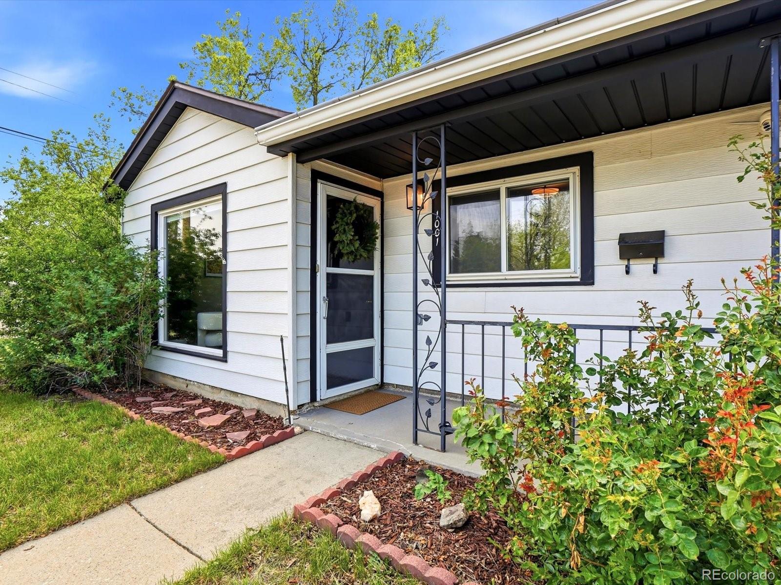 MLS Image #1 for 1001  victor street,aurora, Colorado