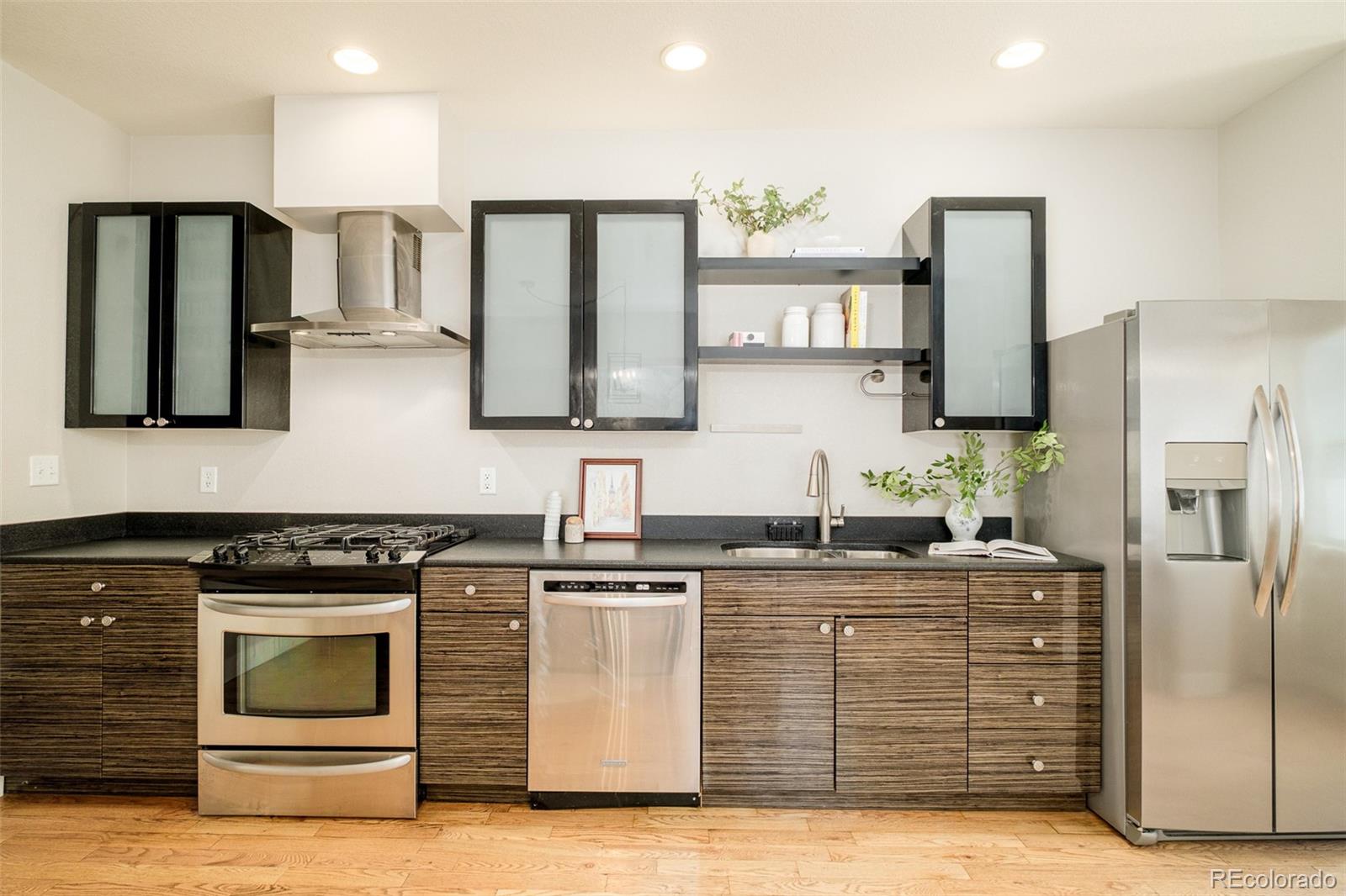 MLS Image #8 for 354 w archer place ,denver, Colorado