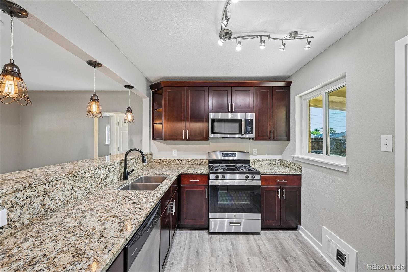 MLS Image #11 for 3290  magnolia street,denver, Colorado
