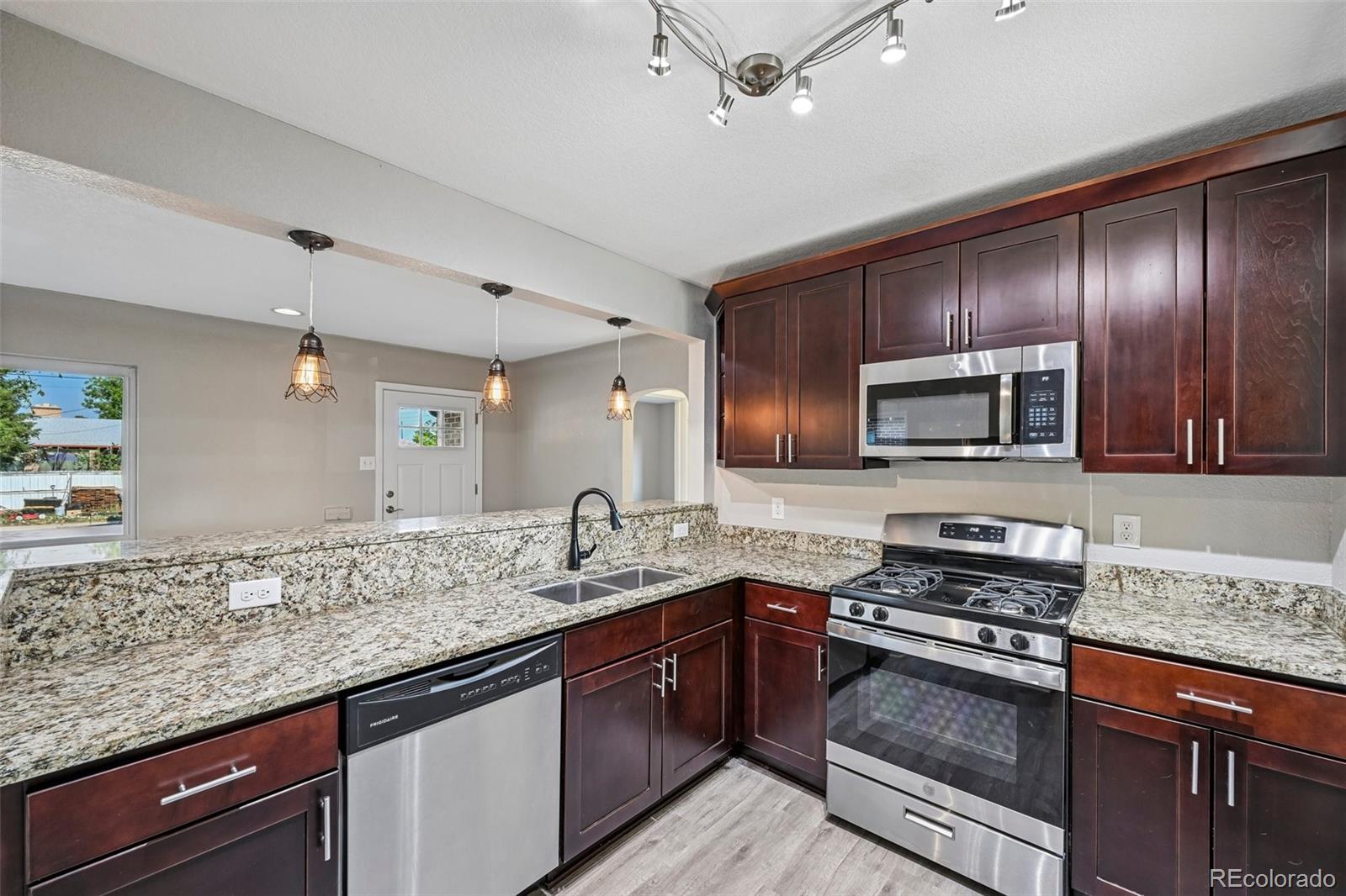 MLS Image #12 for 3290  magnolia street,denver, Colorado
