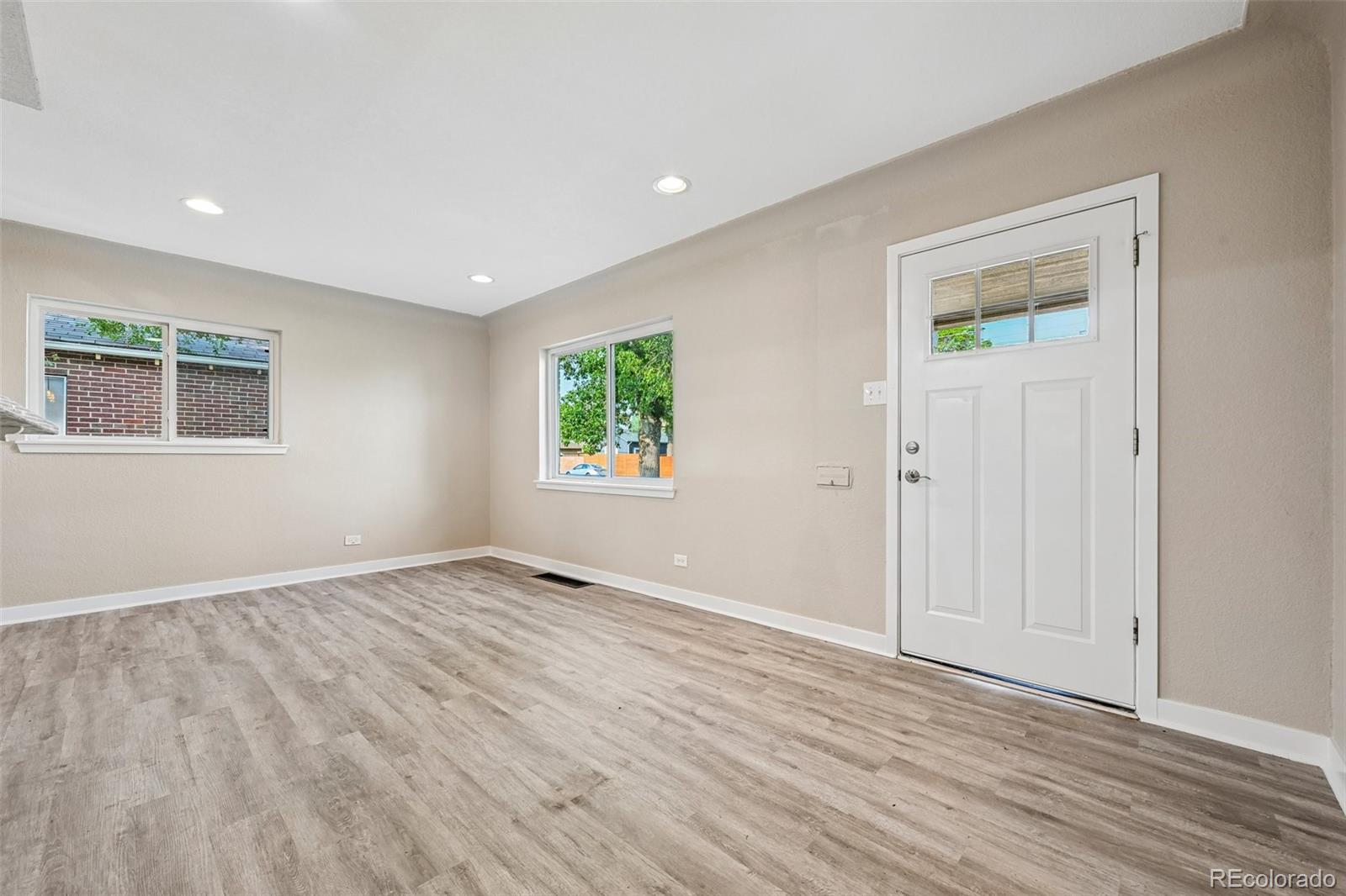 MLS Image #4 for 3290  magnolia street,denver, Colorado